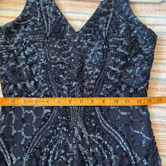 Nightway, a V-neck w/ an array of sequin embellishments on a flowing silhouette - Picture 7 of 15